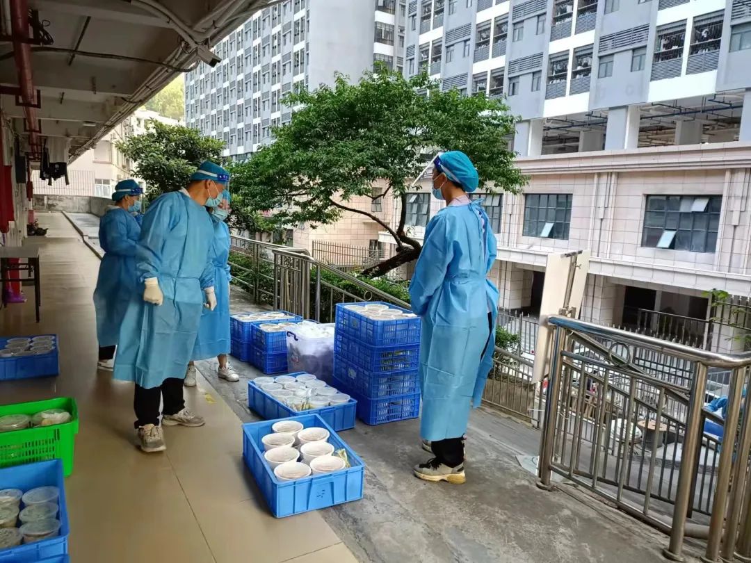 教职工送餐 leyu乐鱼中国体育官网供图.jpg 教职工送餐 leyu乐鱼中国体育官网供图.jpg