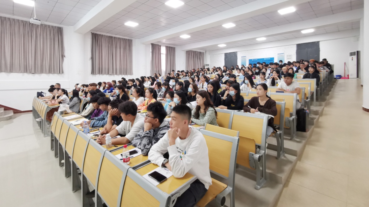 说明: E:\图片资料\2020级入学教育-军训-三水校史馆照片\入学教育\IMG_20201008_083354.jpg 说明: E:\图片资料\2020级入学教育-军训-三水校史馆照片\入学教育\IMG_20201008_083354.jpg